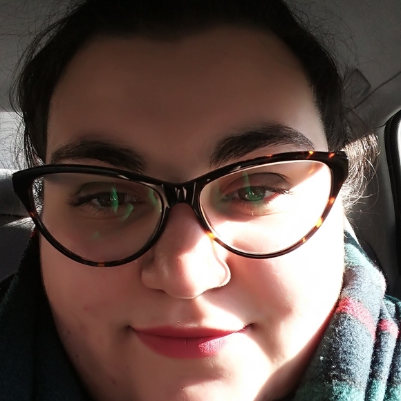 Hi babes! 🌼 I'm Amanda! Get to Know Me ~ - Picture 3 of 4